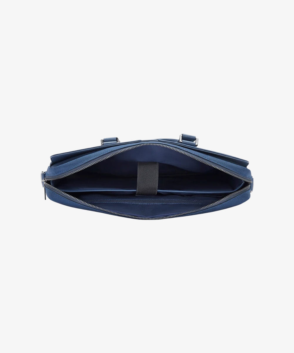 Safari Select Classic Messenger Bag with Laptop and Tablet Sleeve